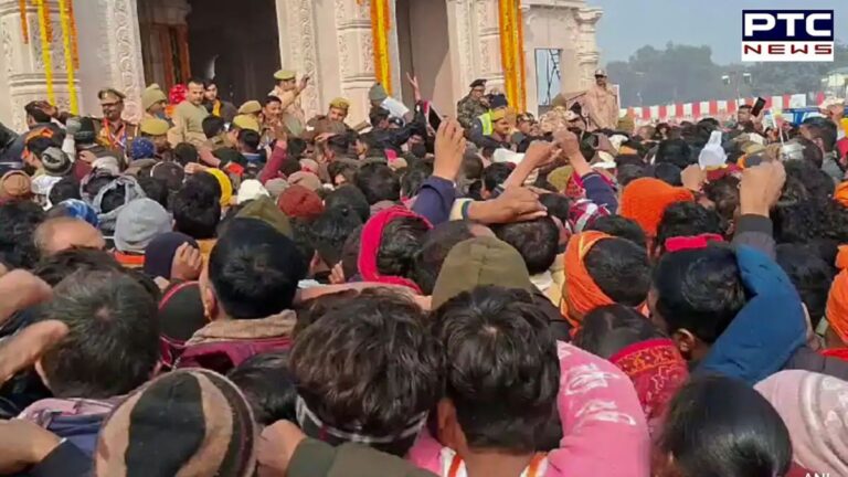 रामलला के दर्शन के लिए राम मंदिर के बाहर लगी लंबी कतार | Action Punjab