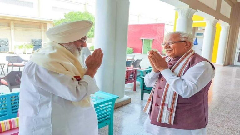 बाबा गुरिंदर सिंह ढिल्लों से मिले हरियाणा के CM मनोहर लाल, संत कबीर कुटीर पर की मुलाक़ात | Action Punjab