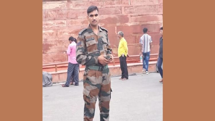 जम्मू कश्मीर में शहीद हुए अमरजीत नैन: राइफल साफ करते हुए खुद को लगी गोली, जाजनवाला गांव में होगा अंतिम संस्कार