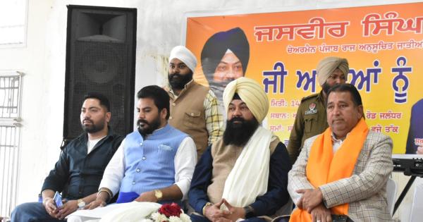 ਭਾਰਤ ਦਾ ਸੰਵਿਧਾਨ ਸਾਰੇ ਵਰਗਾਂ ਨੂੰ ਬਰਾਬਰ ਸੁਰੱਖਿਆ ਪ੍ਰਦਾਨ ਕਰਦੈ : ਜਸਵੀਰ ਸਿੰਘ ਗੜ੍ਹੀ