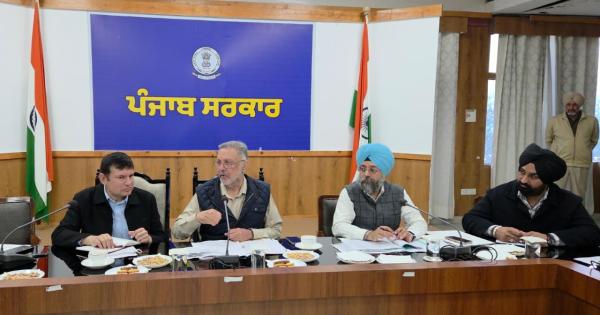 ਸਿਹਤ ਮੰਤਰੀ ਡਾ. ਬਲਬੀਰ ਸਿੰਘ ਵੱਲੋਂ ਮੁੱਖ ਮੰਤਰੀ ਸਿਹਤ ਯੋਜਨਾ ਦੇ ਕਾਰਡ ਬਣਾਉਣ ਦੀ ਪ੍ਰਗਤੀ ਦਾ ਜਾਇਜ਼ਾ