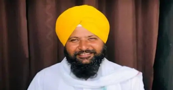 ਤਰਨਤਾਰਨ 'ਚ AAP ਸਰਪੰਚ ਦਾ ਗੋਲੀਆਂ ਮਾਰ ਕੇ ਕਤਲ | ਵਿਆਹ ਸਮਾਗਮ 'ਚ ਚੱਲੀਆਂ ਗੋਲੀਆਂ