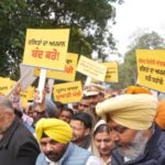 ਦਲਿਤਾਂ ਅਤੇ ਮਿਹਨਤਕਸ਼ਾਂ ਦਾ ਮਜ਼ਾਕ ਉਡਾਉਣ 'ਤੇ ਕਾਂਗਰਸ ਖ਼ਿਲਾਫ਼ ਬੈਂਡ-ਵਾਜਿਆਂ ਨਾਲ 'ਆਪ' ਦਾ ਜ਼ੋਰਦਾਰ ਪ੍ਰਦਰਸ਼ਨ