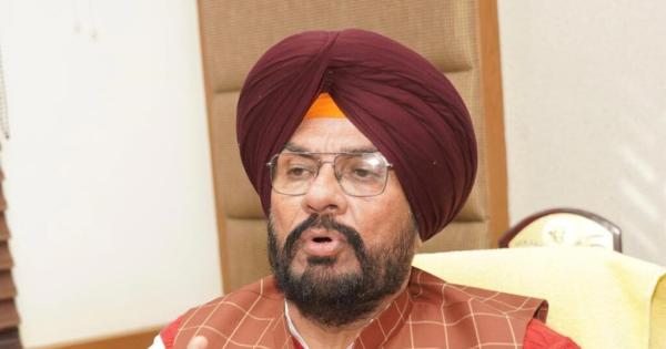 ਬਟਾਲਾ ਵਿੱਚ ਹੈਰੋਇਨ ਲੈਂਦੇ ਫੜੇ ਗਏ ਕਾਂਗਰਸੀ ਆਗੂ ਨੇ ਪਾਰਟੀ ਦਾ ਅਸਲੀ ਚਿਹਰਾ ਕੀਤਾ ਬੇਨਕਾਬ: ਕੁਲਦੀਪ ਸਿੰਘ ਧਾਲੀਵਾਲ