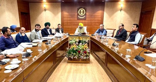 ਲੋਕ ਨਿਰਮਾਣ ਮੰਤਰੀ ਨੇ ਚੱਲ ਰਹੇ ਸੜਕੀ ਪ੍ਰੋਜੈਕਟਾਂ ਦਾ ਲਿਆ ਜਾਇਜ਼ਾ, ਬਰਸਾਤ ਦੇ ਮੌਸਮ ਤੋਂ ਪਹਿਲਾਂ ਇਹਨਾਂ ਪ੍ਰੋਜੈਕਟਾਂ ਨੂੰ ਮੁਕੰਮਲ ਕਰਨ ਦੇ ਦਿੱਤੇ ਨਿਰਦੇਸ਼