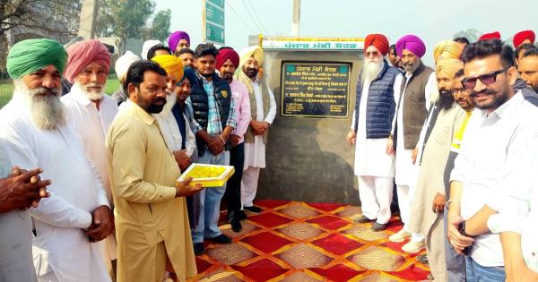 ਸਪੀਕਰ ਸ. ਸੰਧਵਾਂ ਨੇ ਲਗਭਗ 5 ਕਰੋੜ ਰੁਪਏ ਦੀ ਲਾਗਤ ਨਾਲ 4 ਲਿੰਕ ਸੜਕਾਂ ਦੀ ਰਿਪੇਅਰ ਦੇ ਨੀਂਹ ਪੱਥਰ ਰੱਖੇ