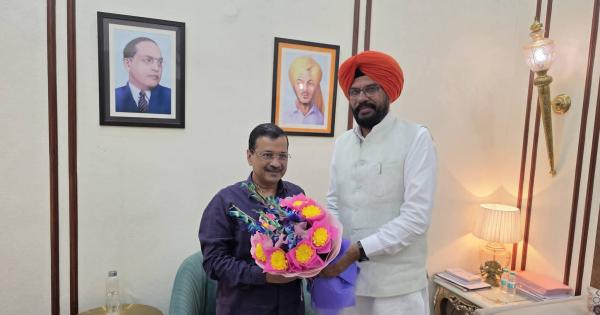 ਧਾਲੀਵਾਲ ਨੇ ਕੇਜਰੀਵਾਲ ਤੇ ਸਿਸੋਦੀਆ ਨਾਲ ਮੁਲਾਕਾਤ ਕਰਕੇ " ਆਪ" ਪੰਜਾਬ ਇਕਾਈ ਵੱਲੋਂ ਦਿੱਤੀ ਵਧਾਈ