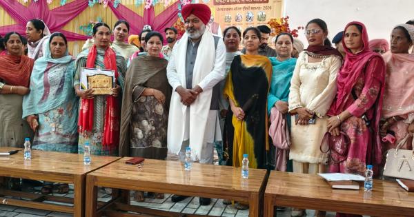 ਵਿੱਤ ਮੰਤਰੀ ਵੱਲੋਂ ਦਿੜ੍ਹਬਾ ਵਿਖੇ 100 ਉਦਮੀ ਔਰਤਾਂ ਦਾ ਸਨਮਾਨ