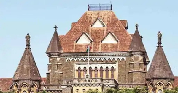 ਬਾਂਬੇ ਹਾਈ ਕੋਰਟ: ਸਿਰਫ਼ ਵਟਸਐਪ ਚੈਟ ਦੇ ਆਧਾਰ 'ਤੇ ਨਹੀਂ ਮਿਲ ਸਕਦਾ ਤਲਾਕ, ਪਤਨੀ 'ਤੇ ਬੇਰਹਿਮੀ ਸਾਬਤ ਕਰਨੀ ਹੋਵੇਗੀ