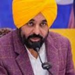 ਮੁੱਖ ਮੰਤਰੀ ਭਗਵੰਤ ਸਿੰਘ ਮਾਨ ਨੇ ਕੇਂਦਰੀ ਸ਼ਹਿਰੀ ਹਵਾਬਾਜ਼ੀ ਮੰਤਰੀ ਨਾਲ ਕੀਤੀ ਗੱਲ, ਜੰਗ ਪ੍ਰਭਾਵਿਤ ਅਰਬ ਦੇਸ਼ਾਂ ਵਿੱਚ ਫਸੇ ਪੰਜਾਬੀਆਂ ਨੂੰ ਤੁਰੰਤ ਕੱਢਣ ਦੀ ਮੰਗ ਕੀਤੀ