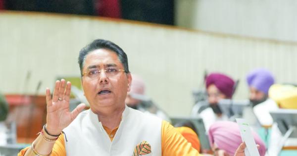 ਵਿਸ਼ਵ ਗੁਰੂ' ਤੋਂ ਲੈ ਕੇ ਸਿਲੰਡਰਾਂ ਲਈ ਲਾਈਨਾਂ ਤੱਕ ਦਾ ਸਫ਼ਰ': ਅਮਨ ਅਰੋੜਾ ਨੇ ਕੇਂਦਰ ਸਰਕਾਰ ਦੇ ਦਾਅਵਿਆਂ ਦੀ ਕੱਢੀ ਫੂਕ