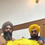 ਮੁੱਖ ਮੰਤਰੀ ਭਗਵੰਤ ਸਿੰਘ ਮਾਨ ਵੱਲੋਂ ਸ਼ਹੀਦ-ਏ-ਆਜ਼ਮ ਭਗਤ ਸਿੰਘ ਨੈਸ਼ਨਲ ਮੈਰਾਥਨ ਦੀ ਟੀ-ਸ਼ਰਟ ਜਾਰੀ