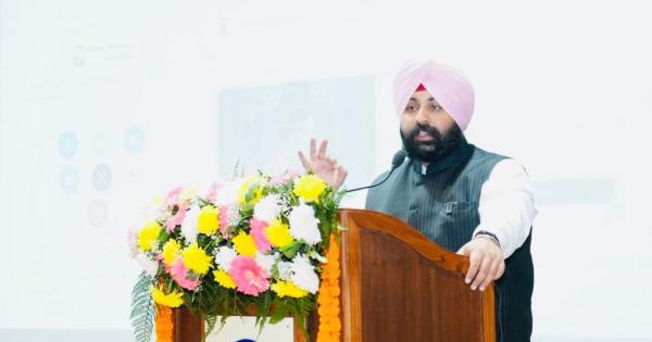 ਦੇਸ਼ ਦੀ ਪ੍ਰਗਤੀ ਵਿੱਚ ਵਿਗਿਆਨ ਦੀ ਅਹਿਮ ਭੂਮਿਕਾ: ਹਰਜੋਤ ਬੈਂਸ ਨੇ ਵਿਦਿਆਰਥੀਆਂ ਨੂੰ ਆਪਣੀ ਜਿਗਿਆਸਾ ਵਧਾਉਣ ਲਈ ਕੀਤਾ ਉਤਸ਼ਾਹਿਤ