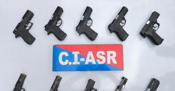 ਅੰਮ੍ਰਿਤਸਰ ਵਿੱਚ ਸਰਹੱਦ ਪਾਰੋਂ ਚੱਲ ਰਹੇ ਗੈਰ-ਕਾਨੂੰਨੀ ਹਥਿਆਰ ਤਸਕਰੀ ਮਾਡਿਊਲ ਨਾਲ ਜੁੜੇ ਦੋ ਵਿਅਕਤੀ ਕਾਬੂ; 10 ਆਧੁਨਿਕ ਪਿਸਤੌਲ ਬਰਾਮਦ