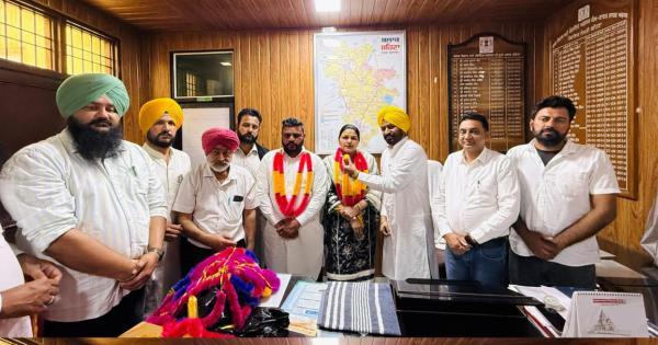 ਵਨਦੀਪ ਕੌਰ ਪੰਚਾਇਤ ਸੰਮਤੀ ਸ਼ਹਿਣਾ ਦੇ ਚੇਅਰਪਰਸਨ ਅਤੇ ਬਾਦਲ ਸਿੰਘ ਦਰਾਕਾ ਵਾਈਸ ਚੇਅਰਮੈਨ ਬਣੇ