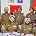 ਅੰਮ੍ਰਿਤਸਰ ਵਿੱਚ ਸਰਹੱਦ ਪਾਰੋਂ ਚੱਲ ਰਹੇ ਹਥਿਆਰ ਤਸਕਰੀ ਦੇ ਮਾਡਿਊਲ ਦਾ ਪਰਦਾਫਾਸ਼; ਨਾਬਾਲਗ ਸਮੇਤ ਛੇ ਵਿਅਕਤੀ ਪੰਜ ਪਿਸਤੌਲਾਂ ਸਣੇ ਗ੍ਰਿਫ਼ਤਾਰ