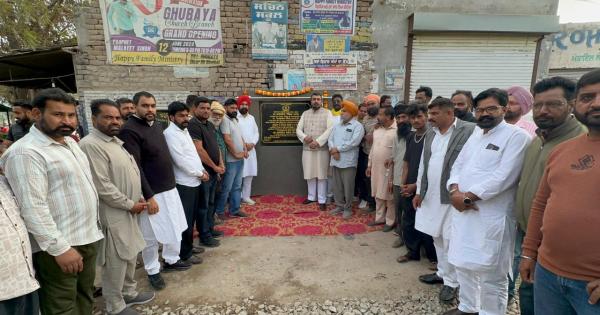 ਵਿਧਾਇਕ ਜਲਾਲਾਬਾਦ ਨੇ 2 ਕਰੋੜ ਤੋਂ ਵਧੇਰੇ ਦੀ ਲਾਗਤ ਨਾਲ ਬਣਨ ਵਾਲੀ ਘੁਬਾਇਆ ਫਿਰਨੀ ਸੜਕ ਦੀ ਮੁਰੰਮਤ ਦੇ ਰੱਖੇ ਨੀਂਹ ਪੱਥਰ