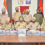 ਸਰਹੱਦ ਪਾਰੋਂ ਚਲ ਰਹੇ ਹਥਿਆਰ ਤਸਕਰੀ ਮਾਡਿਊਲ ਦਾ ਪਰਦਾਫਾਸ਼, ਨਾਬਾਲਗ ਸਮੇਤ ਛੇ ਦੋਸ਼ੀ ਅੰਮ੍ਰਿਤਸਰ ਵਿੱਚ ਕਾਬੂ; ਸੱਤ ਆਧੁਨਿਕ ਪਿਸਤੌਲ ਵੀ ਕੀਤੇ ਬਰਾਮਦ