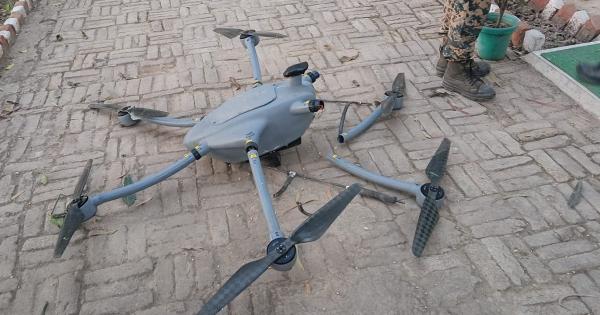 ਪੰਜਾਬ ਪੁਲਿਸ ਨੇ ਬੀ.ਐਸ.ਐਫ. ਨਾਲ ਸਾਂਝੇ ਆਪ੍ਰੇਸ਼ਨ ਵਿੱਚ ਸਰਹੱਦ ਪਾਰੋਂ ਚੱਲ ਰਹੇ ਤਸਕਰੀ ਮਾਡਿਊਲ ਦਾ ਕੀਤਾ ਪਰਦਾਫਾਸ਼ ; 24.5 ਕਿਲੋ ਹੈਰੋਇਨ, 21 ਲੱਖ ਰੁਪਏ ਦੀ ਡਰੱਗ ਮਨੀ ਅਤੇ ਮਲਟੀ-ਕਾਪਰ ਡਰੋਨ ਸਮੇਤ ਤਿੰਨ ਕਾਬੂ