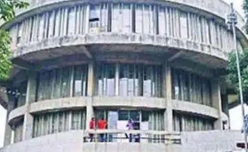 ਚੰਡੀਗੜ੍ਹ: ਡੀ.ਸੀ. ਦਫਤਰ ਅਤੇ ਪੰਜਾਬ ਯੂਨੀਵਰਸਿਟੀ ਨੂੰ ਬੰਬ ਨਾਲ ਉਡਾਉਣ ਦੀ ਧਮਕੀ, ਪ੍ਰਸ਼ਾਸਨ ਅਲਰਟ