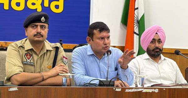 ‘ਯੁੱਧ ਨਸ਼ਿਆਂ ਵਿਰੁੱਧ’ ਮੁਹਿੰਮ ਨੂੰ ਜ਼ਮੀਨੀ ਪੱਧਰ ਤੱਕ ਲੈ ਜਾਣ ਲਈ ਸੰਗਰੂਰ ਪ੍ਰਸ਼ਾਸਨ ਤੇ ਪੁਲਿਸ ਦਾ ਸਾਂਝਾ ਹੰਭਲਾ