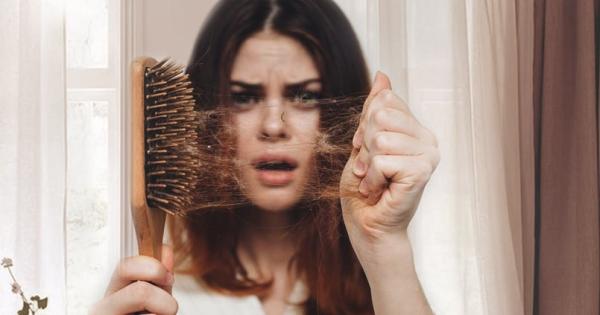ਵਾਲਾਂ ਦੇ ਝੜਨ ਅਤੇ ਗੰਜਾਪਣ ਦਾ ਅਸਲ ਕਾਰਨ: ਵਿਟਾਮਿਨਾਂ ਦੀ ਮਹੱਤਤਾ