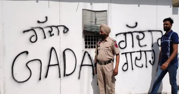 ਜਲੰਧਰ ਵਿੱਚ ਹਰਭਜਨ ਸਿੰਘ ਦੇ ਘਰ ਦੇ ਬਾਹਰ ਲਿਖਿਆ 'ਗੱਦਾਰ': 'ਆਪ' ਯੂਥ ਵਿੰਗ ਵੱਲੋਂ ਭਾਜਪਾ 'ਚ ਸ਼ਾਮਲ ਹੋਣ ਦੇ ਵਿਰੋਧ 'ਚ ਪ੍ਰਦਰਸ਼ਨ