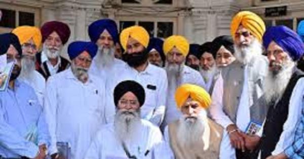 ਅੰਮ੍ਰਿਤਸਰ: SGPC ਮੈਂਬਰਾਂ ਦੀ ਅਕਾਲ ਤਖ਼ਤ ਸਾਹਿਬ ਵਿਖੇ ਪਹੁੰਚ, ਸੁਖਬੀਰ ਬਾਦਲ ਨੂੰ ਮੁੜ ਤਲਬ ਕਰਕੇ 'ਤਨਖ਼ਹੀਆ' ਕਰਾਰ ਦੇਣ ਦੀ ਮੰਗ
