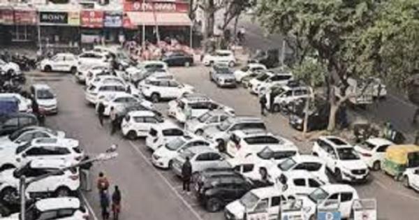 ਚੰਡੀਗੜ੍ਹ ਵਿੱਚ ਸੜਕਾਂ 'ਤੇ ਗੱਡੀਆਂ ਖੜ੍ਹੀਆਂ ਕਰਨ 'ਤੇ ਪਾਬੰਦੀ: ਖਾਲੀ ਜ਼ਮੀਨਾਂ 'ਤੇ ਬਣੇਗੀ ਪਾਰਕਿੰਗ, ਮਲਟੀ-ਲੈਵਲ ਪਾਰਕਿੰਗ ਹੋਵੇਗੀ ਬਹਾਲ