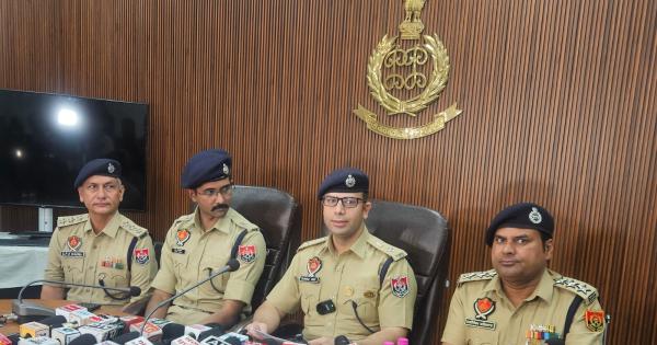 ਅੰਮ੍ਰਿਤਸਰ ਦੇ ਭਿੰਡੀ ਸੈਦਾਂ ਪੁਲਿਸ ਥਾਣੇ 'ਤੇ ਗ੍ਰਨੇਡ ਹਮਲੇ ਪਿੱਛੇ ਪਾਕਿ-ਆਈ.ਐਸ.ਆਈ. ਦਾ ਹੱਥ; ਦੋ ਪਿਸਤੌਲਾਂ ਸਮੇਤ ਛੇ ਗ੍ਰਿਫ਼ਤਾਰ