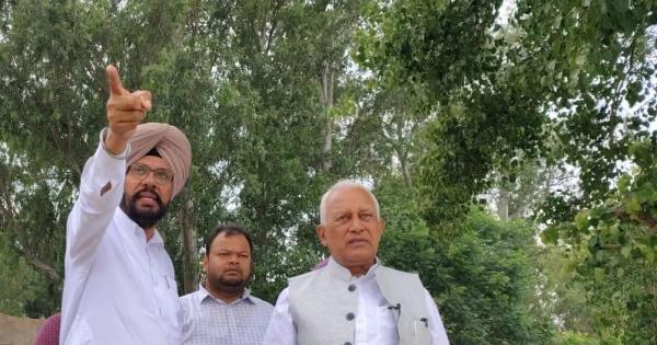 ਬਰਿੰਦਰ ਕੁਮਾਰ ਗੋਇਲ ਵੱਲੋਂ ਬੀ.ਓ.ਪੀ. ਸ਼ਾਹਪੁਰ ਵਿਖੇ ਰਾਵੀ ਦਰਿਆ ਦੇ ਧੁੱਸੀ ਬੰਨ੍ਹ 'ਤੇ ਚਲ ਰਹੇ ਹੜ੍ਹ ਸੁਰੱਖਿਆ ਪ੍ਰਬੰਧਾਂ ਦਾ ਜਾਇਜ਼ਾ