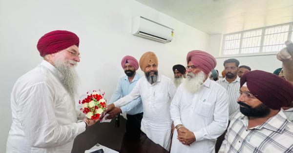 ਸਹਿਕਾਰਤਾ ਵਿਭਾਗ ਦੀ ਮੁਲਾਜ਼ਮ ਐਸੋਸੀਏਸ਼ਨ ਨੇ ਆਪਣੀਆਂ ਜਾਇਜ਼ ਮੰਗਾਂ ਲਈ ਸਪੀਕਰ ਸੰਧਵਾਂ ਨਾਲ ਕੀਤੀ ਮੁਲਾਕਾਤ