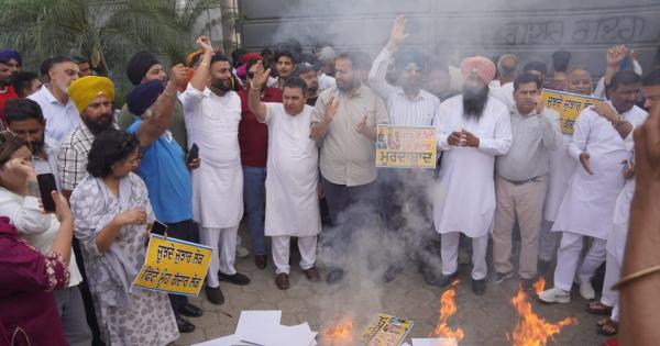 ਪੰਜਾਬ ਭਰ ਵਿੱਚ ਜਨਤਾ ਦਾ ਗੁੱਸਾ ਫੁੱਟਿਆ, ਦਲਬਦਲੂ ਸੰਸਦ ਮੈਂਬਰਾਂ ਨੂੰ ਕੰਧਾਂ ਅਤੇ ਗਲੀਆਂ ਵਿੱਚ 'ਪੰਜਾਬ ਦੇ ਗੱਦਾਰ' ਨਾਅਰਿਆਂ ਦਾ ਕਰਨਾ ਪਿਆ ਸਾਹਮਣਾ