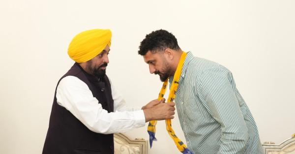 ਮਸ਼ਹੂਰ ਪਹਿਲਵਾਨ ਜੱਸਾ ਪੱਟੀ ਆਪਣੀ ਟੀਮ ਸਮੇਤ ਆਮ ਆਦਮੀ ਪਾਰਟੀ ਵਿੱਚ ਸ਼ਾਮਲਮਸ਼ਹੂਰ ਪਹਿਲਵਾਨ ਜੱਸਾ ਪੱਟੀ ਆਪਣੀ ਟੀਮ ਸਮੇਤ ਆਮ ਆਦਮੀ ਪਾਰਟੀ ਵਿੱਚ ਸ਼ਾਮਲ