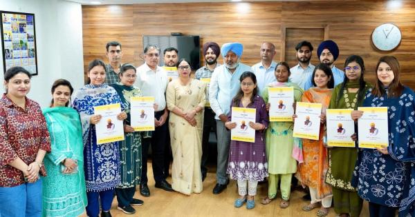 ਭਗਵੰਤ ਸਿੰਘ ਮਾਨ ਸਰਕਾਰ ਦੀ ‘ਰੋਜ਼ਗਾਰ ਕ੍ਰਾਂਤੀ’: ਵਿੱਤ ਮੰਤਰੀ ਹਰਪਾਲ ਸਿੰਘ ਚੀਮਾ ਨੇ 11 ਜੂਨੀਅਰ ਆਡੀਟਰਾਂ ਨੂੰ ਸੌਂਪੇ ਨਿਯੁਕਤੀ ਪੱਤਰ