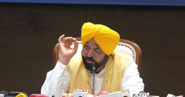 ਰਾਘਵ ਚੱਢਾ ਦੱਸਣ, ਜਨਹਿਤ ਦੇ ਮੁੱਦਿਆਂ 'ਤੇ ਮੋਦੀ ਸਰਕਾਰ ਵਿਰੁੱਧ ਬੋਲਣ ਤੋਂ ਕਿਉਂ ਡਰ ਰਹੇ ਹਨ? – 'ਆਪ'