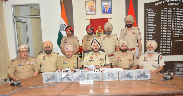 ਹਥਿਆਰ ਤਸਕਰੀ ਮਾਡਿਊਲ ਦਾ ਪਰਦਾਫਾਸ਼; ਨਾਬਾਲਗ ਸਮੇਤ ਚਾਰ ਵਿਅਕਤੀ 7 ਪਿਸਤੌਲਾਂ ਸਣੇ ਗ੍ਰਿਫ਼ਤਾਰ