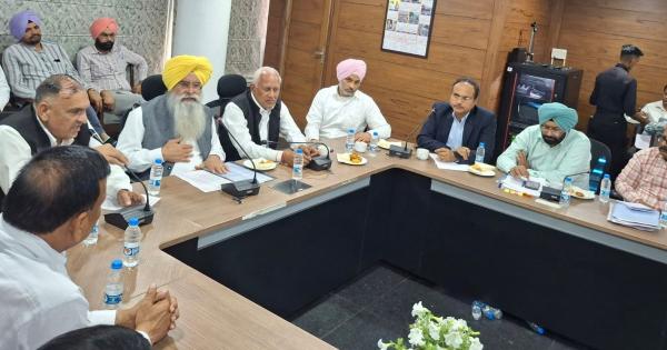 ਪੰਜਾਬ ਦੇ ਆੜ੍ਹਤੀਆਂ ਨੇ ਵਾਪਸ ਲਈ ਹੜਤਾਲ, ਕਣਕ ਦੀ ਖ਼ਰੀਦ ਮੁੜ ਸ਼ੁਰੂ