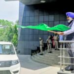 ਵਿੱਤ ਮੰਤਰੀ ਹਰਪਾਲ ਸਿੰਘ ਚੀਮਾ ਨੇ ਰਿਕਾਰਡ ਮਾਲੀਆ ਵਾਧੇ ਦਰਮਿਆਨ ਆਬਕਾਰੀ ਅਤੇ ਕਰ ਵਿਭਾਗ ਦੀ ਇਨਫੋਰਸਮੈਂਟ ਨੂੰ ਹੁਲਾਰਾ ਦੇਣ ਲਈ 25 ਨਵੇਂ ਵਾਹਨਾਂ ਨੂੰ ਹਰੀ ਝੰਡੀ ਦੇ ਕੇ ਕੀਤਾ ਰਵਾਨਾ