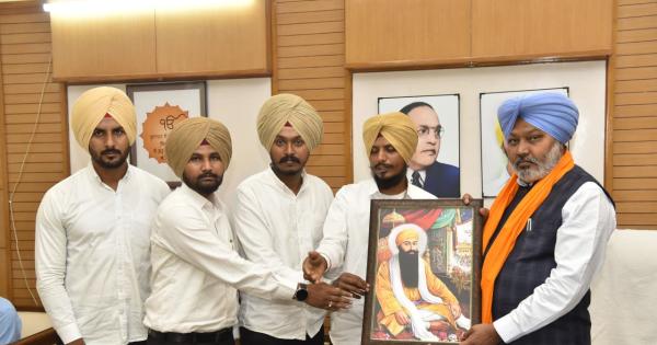 ਵਿੱਤ ਮੰਤਰੀ ਹਰਪਾਲ ਸਿੰਘ ਚੀਮਾ ਵੱਲੋਂ ਸਿਹਤ ਵਿਭਾਗ ਨੂੰ ਆਸ਼ਾ ਵਰਕਰਾਂ ਅਤੇ ਫੈਸਿਲੀਟੇਟਰਾਂ ਦੇ ਮਾਣ ਭੱਤੇ ਵਧਾਉਣ ਲਈ ਕੇਂਦਰ ਸਰਕਾਰ ਤੱਕ ਪਹੁੰਚ ਕਰਨ ਦੇ ਨਿਰਦੇਸ਼