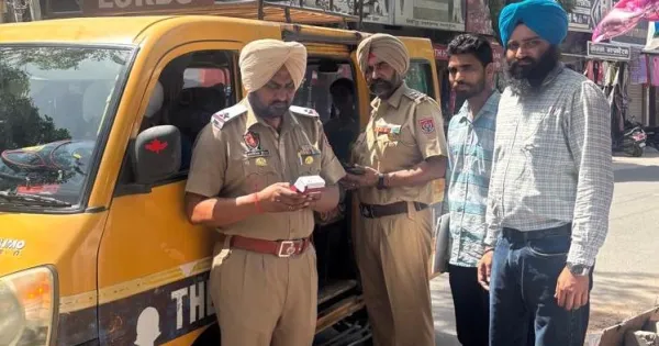 ਸਕੂਲ ਬੱਸਾਂ ਦੀ ਚੈਕਿੰਗ; 04 ਬੱਸਾਂ ਦੇ ਕੱਟੇ ਚਲਾਨ