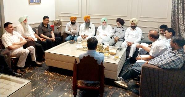 ਹਲਕਾ ਕੋਟਕਪੂਰਾ ਦੀਆਂ ਮੰਡੀਆਂ ਦੇ ਪ੍ਰਬੰਧਾਂ ਸਬੰਧੀ ਸਪੀਕਰ ਸ. ਸੰਧਵਾਂ ਵੱਲੋਂ ਮੀਟਿੰਗ