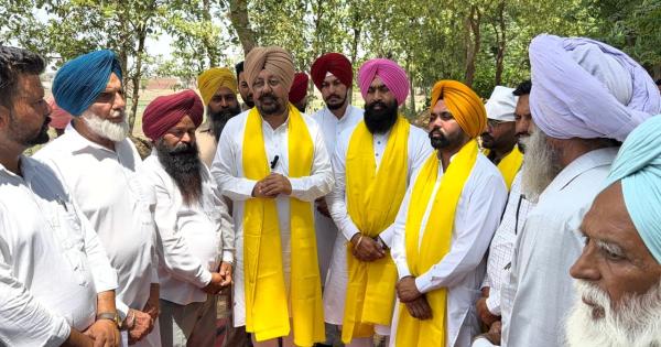 2.30 ਕਰੋੜ ਰੁਪਏ ਦੇ ਵਿਕਾਸ ਕਾਰਜਾਂ ਦੀ ਵਿਧਾਇਕ ਕੁਲਵੰਤ ਸਿੰਘ ਪੰਡੋਰੀ ਅਤੇ ਚੇਅਰਮੈਨ ਦਲਵੀਰ ਸਿੰਘ ਢਿੱਲੋਂ ਵੱਲੋਂ ਸ਼ੁਰੂਆਤ