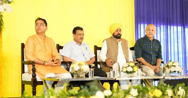 *ਪੰਜਾਬ ਦੇ 6 ਰਾਜ ਸਭਾ ਮੈਂਬਰ ਭਾਜਪਾ ਨੇ ਚੋਰੀ ਕੀਤੇ ਹਨ, ਪੰਜਾਬ ਦੇ ਲੋਕ ਇਸ ਦਾ ਬਦਲਾ ਅਗਲੇ ਸਾਲ ਹੋਣ ਵਾਲੀਆਂ ਚੋਣਾਂ ਵਿੱਚ ਲੈਣਗੇ- ਕੇਜਰੀਵਾਲ*