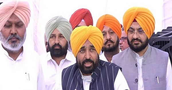 ਦੇਸ਼ ਨੂੰ 'ਵਿਸ਼ਵ ਗੁਰੂ' ਬਣਾਉਣ ਦੀਆਂ ਸ਼ੇਖੀਆਂ ਮਾਰਨ ਵਾਲੇ ਪ੍ਰਧਾਨ ਮੰਤਰੀ ਨੇ ਭਾਰਤ ਨੂੰ 'ਵਿਸ਼ਵ ਚੇਲਾ' ਬਣਾ ਦਿੱਤਾ: ਮੁੱਖ ਮੰਤਰੀ ਭਗਵੰਤ ਸਿੰਘ ਮਾਨ