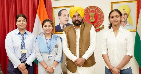 *12ਵੀਂ ਜਮਾਤ ਦੀ ਮੈਰਿਟ ਸੂਚੀ ਵਿੱਚ ਆਉਣ ਵਾਲੇ 275 ਵਿਦਿਆਰਥੀਆਂ ਵਿੱਚੋਂ 122 ਵਿਦਿਆਰਥੀ ਸਰਕਾਰੀ ਸਕੂਲਾਂ ਦੇ ਹਨ: ਮੁੱਖ ਮੰਤਰੀ ਭਗਵੰਤ ਸਿੰਘ ਮਾਨ*
