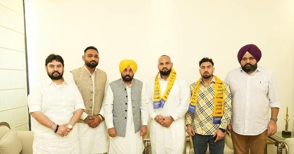 ਵਿਸ਼ਵ ਪ੍ਰਸਿੱਧ ਕਬੱਡੀ ਖਿਡਾਰੀ ਸੰਦੀਪ ਲੁੱਧੜ ਸਾਥੀਆਂ ਸਮੇਤ 'ਆਪ' ਵਿੱਚ ਸ਼ਾਮਲ