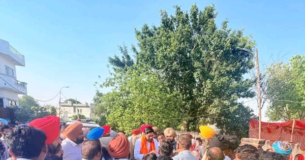 ਵਿਧਾਇਕ ਸ਼ੈਰੀ ਕਲਸੀ ਨੇ ਵਾਰਡ ਨੰਬਰ 5 ਉੱਤਮ ਨਗਰ ਵਿਖੇ ਗਲੀਆਂ ਬਣਾਉਣ ਦਾ ਉਦਘਾਟਨ ਕੀਤਾ