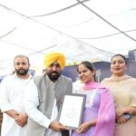 ਮੁੱਖ ਮੰਤਰੀ ਭਗਵੰਤ ਸਿੰਘ ਮਾਨ ਵੱਲੋਂ ਵਿਸ਼ਵ ਪੱਧਰੀ ਸਹੂਲਤਾਂ ਨਾਲ ਲੈਸ 250 ਪੇਂਡੂ ਖੇਡ ਮੈਦਾਨਾਂ ਦਾ ਉਦਘਾਟਨ; ਕਿਹਾ, ਪੰਜਾਬ ਦੇ ਪਿੰਡਾਂ ਤੋਂ ਅੰਤਰਰਾਸ਼ਟਰੀ ਪੱਧਰ ਦੇ ਖਿਡਾਰੀ ਪੈਦਾ ਹੋਣਗੇ