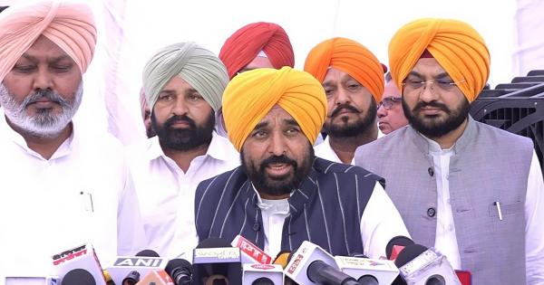 ਮੋਦੀ ਸਰਕਾਰ ਖਾੜੀ ਜੰਗ ਦੀ ਆੜ ਵਿੱਚ ਲੋਕਾਂ ਤੋਂ ਆਪਣੀ ਵਿਦੇਸ਼ ਤੇ ਆਰਥਿਕ ਨੀਤੀ ਦੀਆਂ ਨਾਕਾਮੀਆਂ ਲੁਕਾਉਣ ਦੀ ਕੋਸ਼ਿਸ਼ ਕਰ ਰਹੀ: ਮੁੱਖ ਮੰਤਰੀ ਭਗਵੰਤ ਸਿੰਘ ਮਾਨ